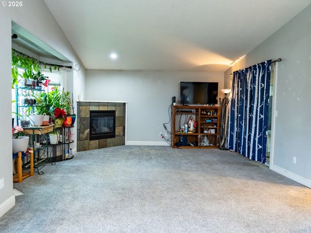 1551 Tierra Dr Ne, Salem, OR 97301