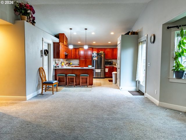 1551 Tierra Dr Ne, Salem, OR 97301