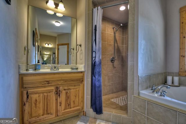 1072 Heatherwood Way, Talking Rock, GA 30175