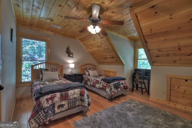 1072 Heatherwood Way, Talking Rock, GA 30175