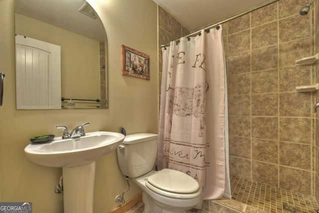 1072 Heatherwood Way, Talking Rock, GA 30175