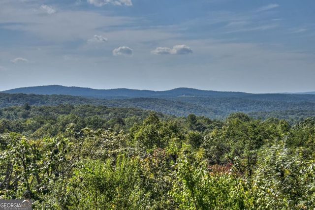 1072 Heatherwood Way, Talking Rock, GA 30175