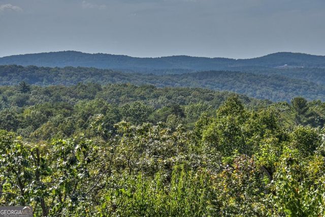 1072 Heatherwood Way, Talking Rock, GA 30175