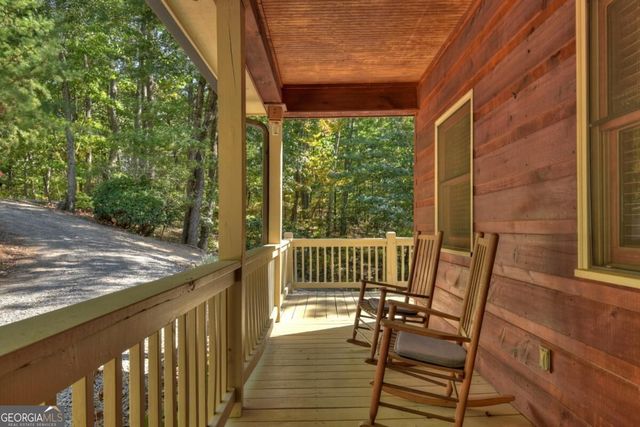 1072 Heatherwood Way, Talking Rock, GA 30175