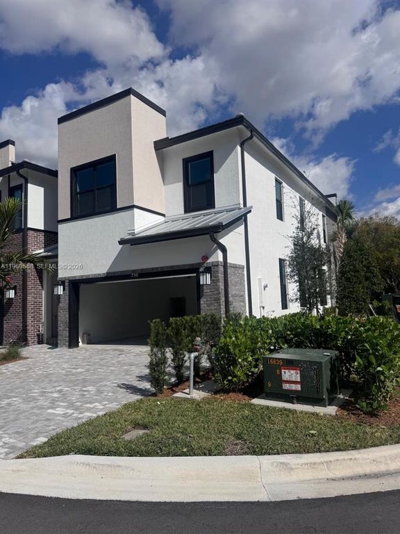 750 NW 82nd Ter 750, Plantation, FL 33324