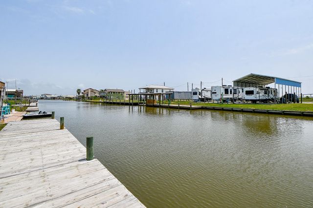 855 County Road 201, Sargent, TX 77414