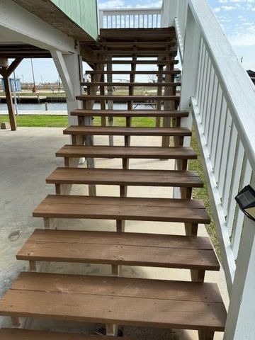 855 County Road 201, Sargent, TX 77414