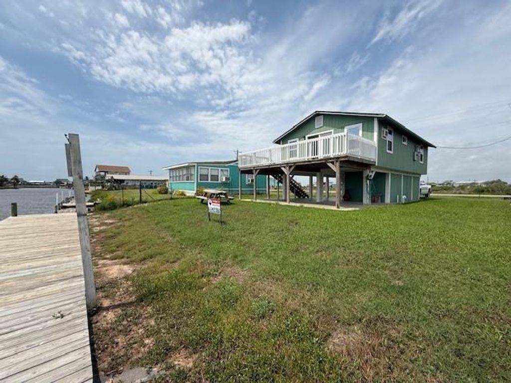 855 County Road 201, Sargent, TX 77414