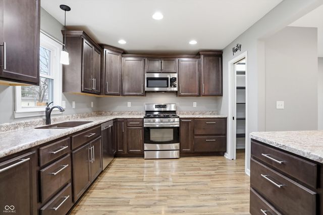 1134 N County Road 900 E, Avon, IN 46123