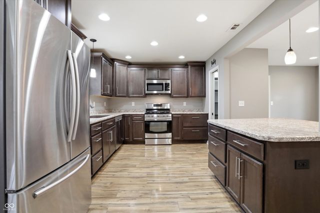 1134 N County Road 900 E, Avon, IN 46123