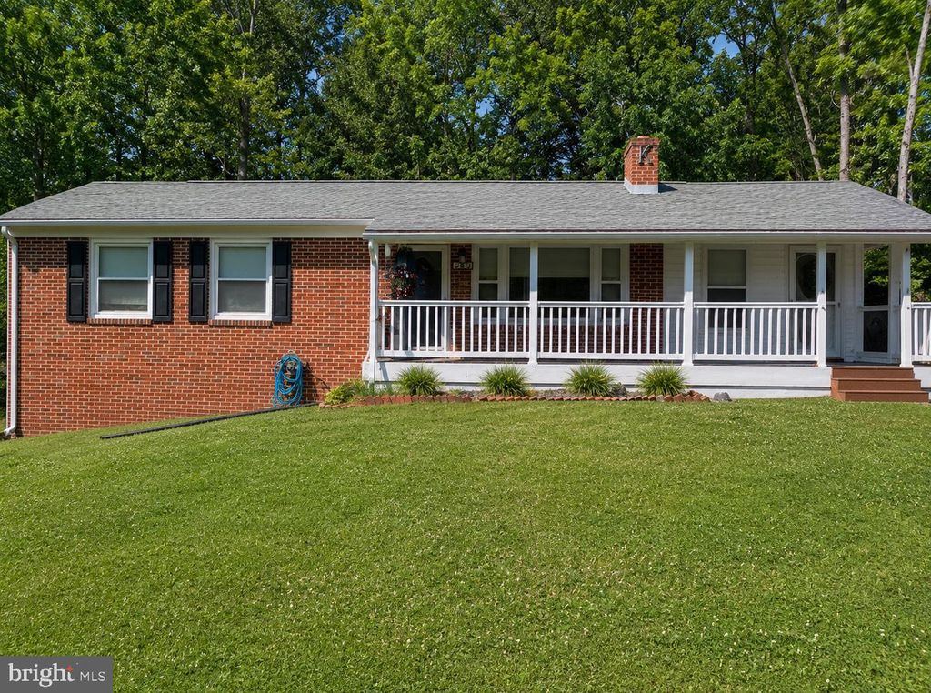 60 ELLIOTT DR, Martinsburg, WV 25403