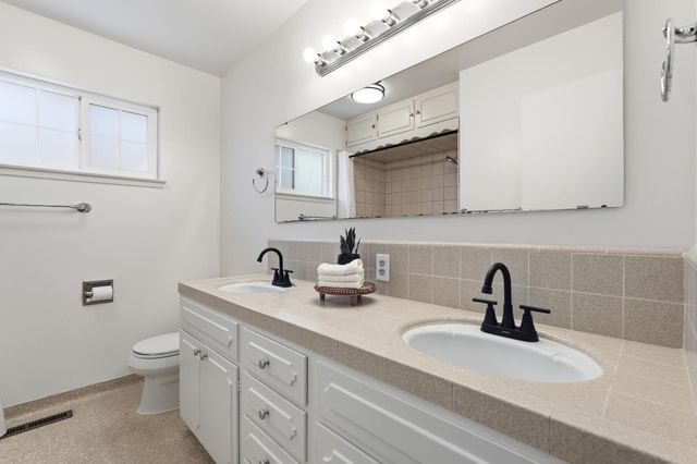 772 E Sample Avenue, Fresno, CA 93710