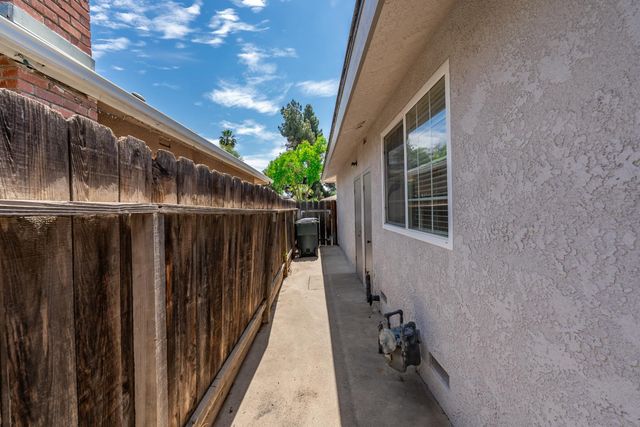 772 E Sample Avenue, Fresno, CA 93710