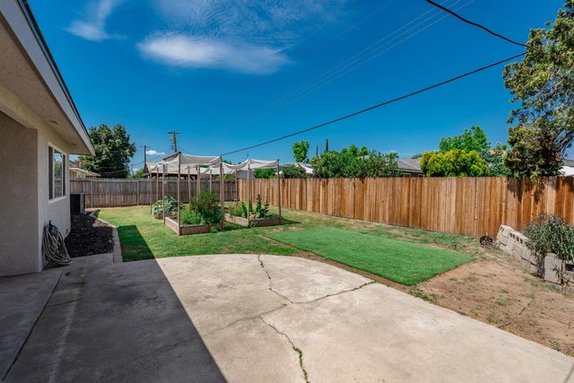772 E Sample Avenue, Fresno, CA 93710