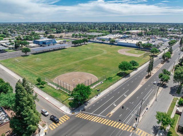 772 E Sample Avenue, Fresno, CA 93710
