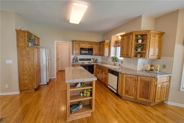 12227 Sagamore Road, Leawood, KS 66209