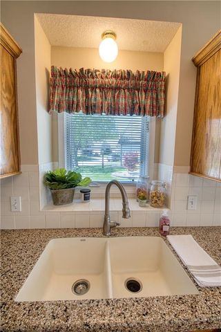 12227 Sagamore Road, Leawood, KS 66209