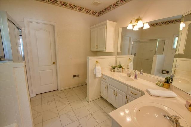 12227 Sagamore Road, Leawood, KS 66209