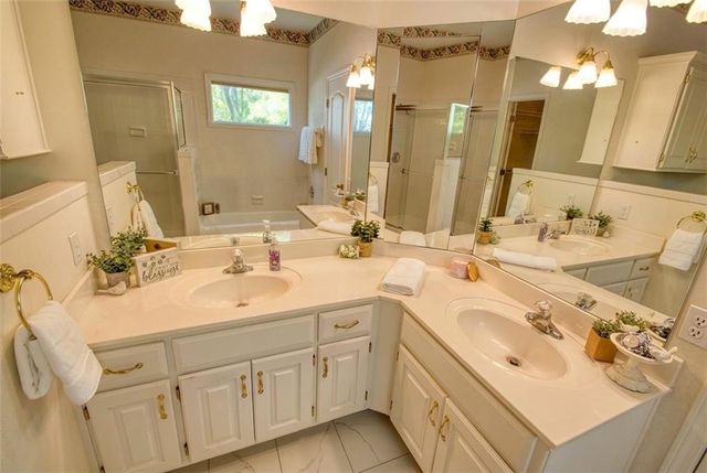 12227 Sagamore Road, Leawood, KS 66209