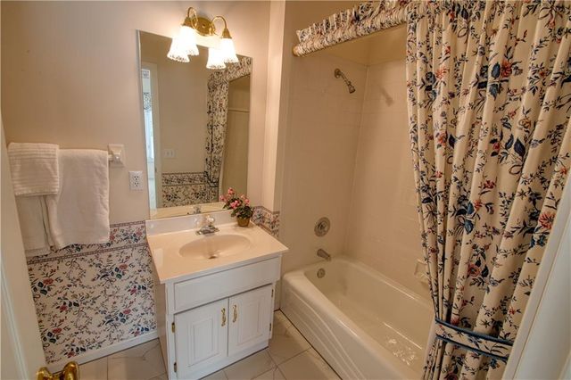 12227 Sagamore Road, Leawood, KS 66209