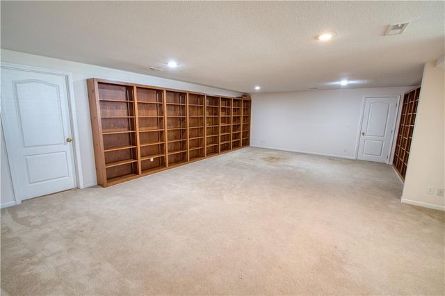 12227 Sagamore Road, Leawood, KS 66209