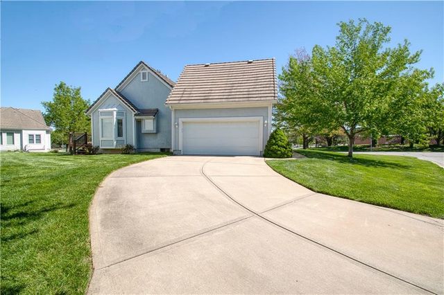12227 Sagamore Road, Leawood, KS 66209