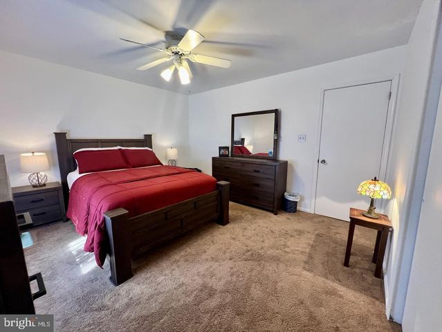 2 ASPEN RD, Sicklerville, NJ 08081