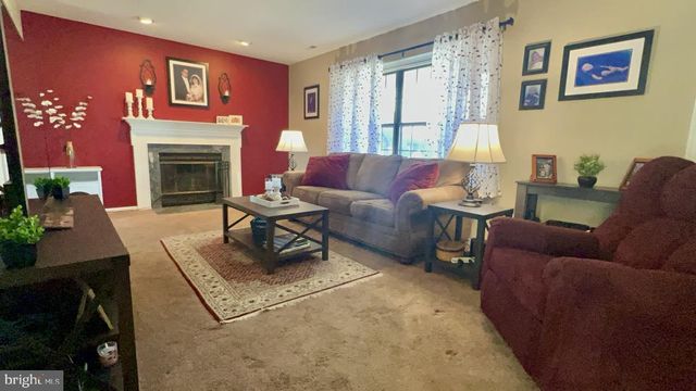2 ASPEN RD, Sicklerville, NJ 08081