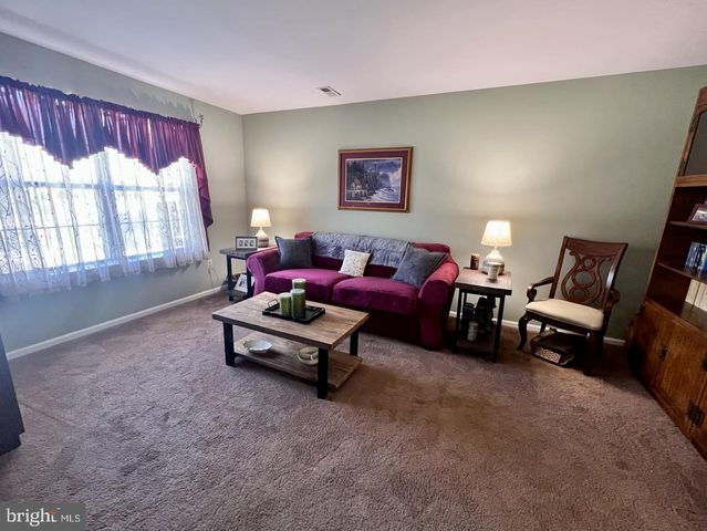 2 ASPEN RD, Sicklerville, NJ 08081
