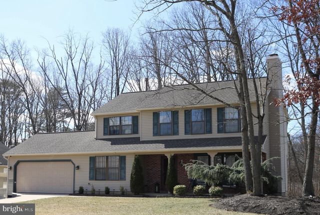2 ASPEN RD, Sicklerville, NJ 08081