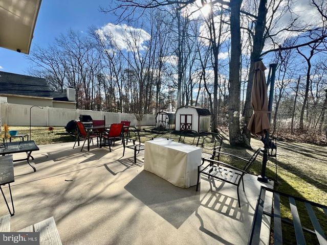 2 ASPEN RD, Sicklerville, NJ 08081
