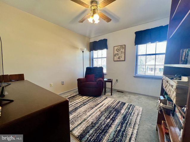2 ASPEN RD, Sicklerville, NJ 08081