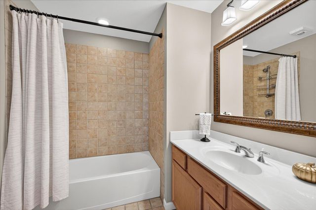 500 E Grant Street 907, Minneapolis, MN 55404