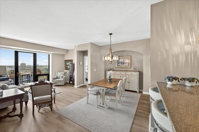 500 E Grant Street 907, Minneapolis, MN 55404