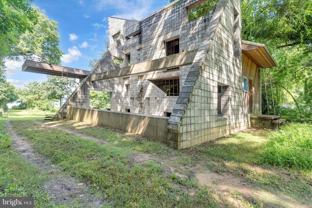 5810 FENWICK RD, Bryans Road, MD 20616