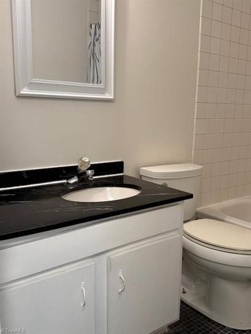 2810 Pelham Place F, Winston-salem, NC 27106