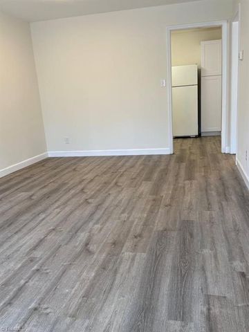2810 Pelham Place F, Winston-salem, NC 27106