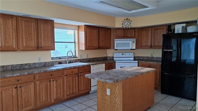735 W Colbert Court, Beverly Hills, FL 34465
