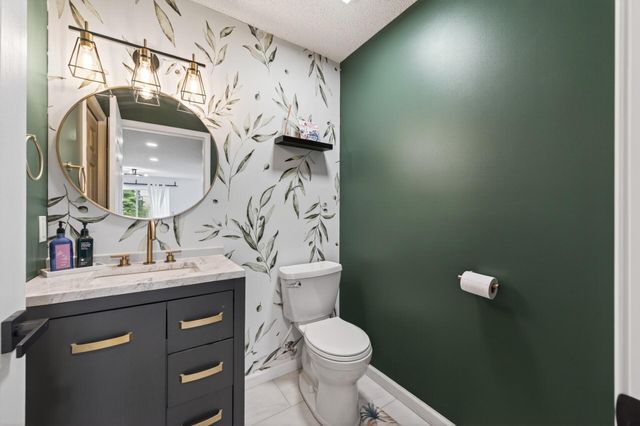 7811 Hemingway Avenue S, Cottage Grove, MN 55016