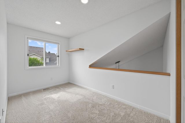 7811 Hemingway Avenue S, Cottage Grove, MN 55016