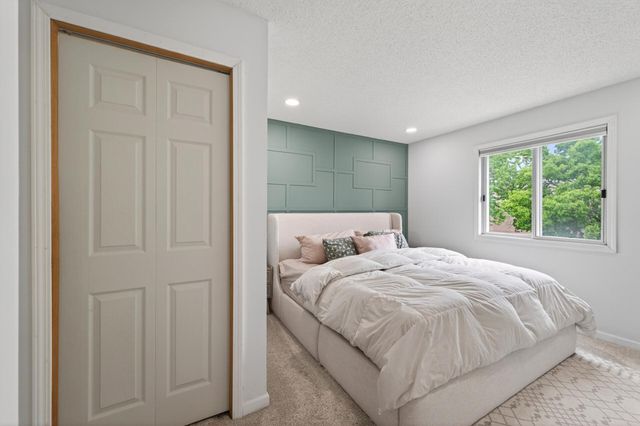 7811 Hemingway Avenue S, Cottage Grove, MN 55016