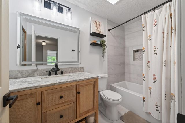 7811 Hemingway Avenue S, Cottage Grove, MN 55016