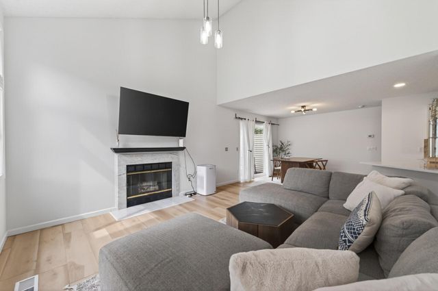 7811 Hemingway Avenue S, Cottage Grove, MN 55016
