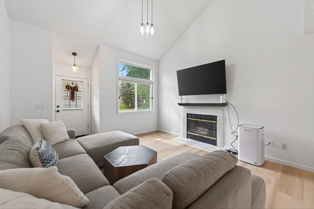7811 Hemingway Avenue S, Cottage Grove, MN 55016