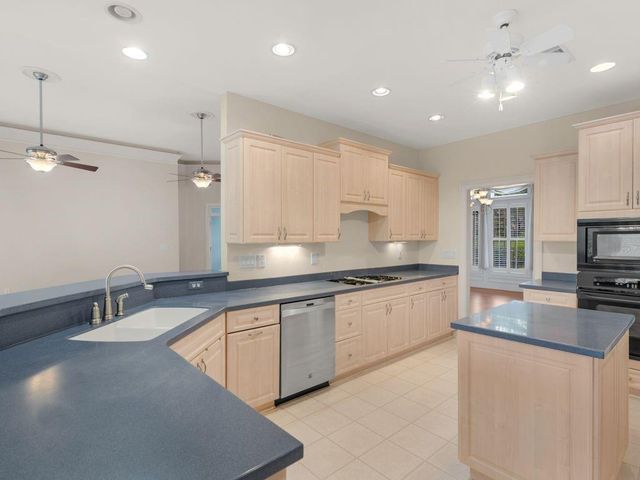 370 Allie Drive, Mcdonough, GA 30252