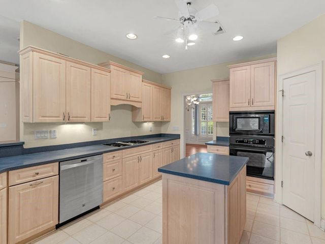370 Allie Drive, Mcdonough, GA 30252
