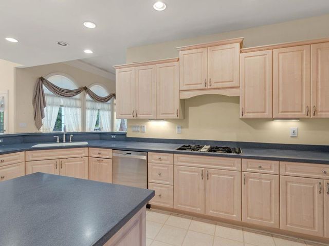 370 Allie Drive, Mcdonough, GA 30252