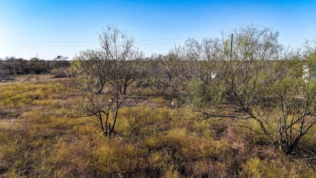 115 Spanish Oak RD, Dale, TX 78616
