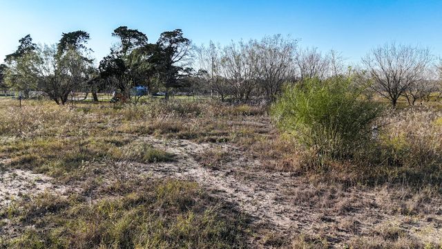 115 Spanish Oak RD, Dale, TX 78616