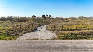 115 Spanish Oak RD, Dale, TX 78616